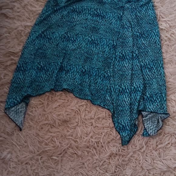 New York & Company Blue Snakeskin Print Sharkbite Hem Skirt SZ XL - Picture 4 of 4